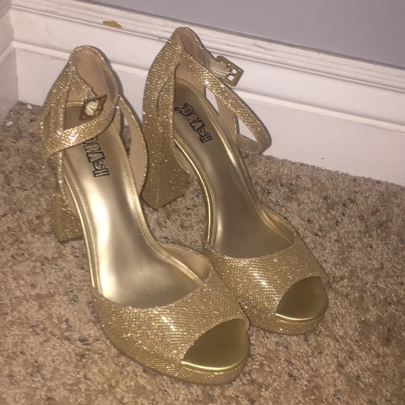 gold hoco shoes